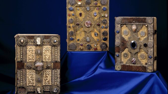Drie boeken (Museum Catharijneconvent Utrecht, foto Ruben de Heer) SITE